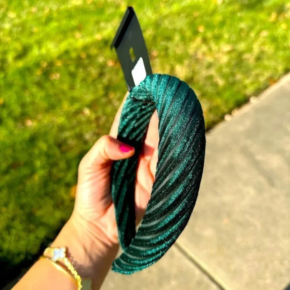 Women Navy Blue Velvet Headband NWT - Picture 2 of 5